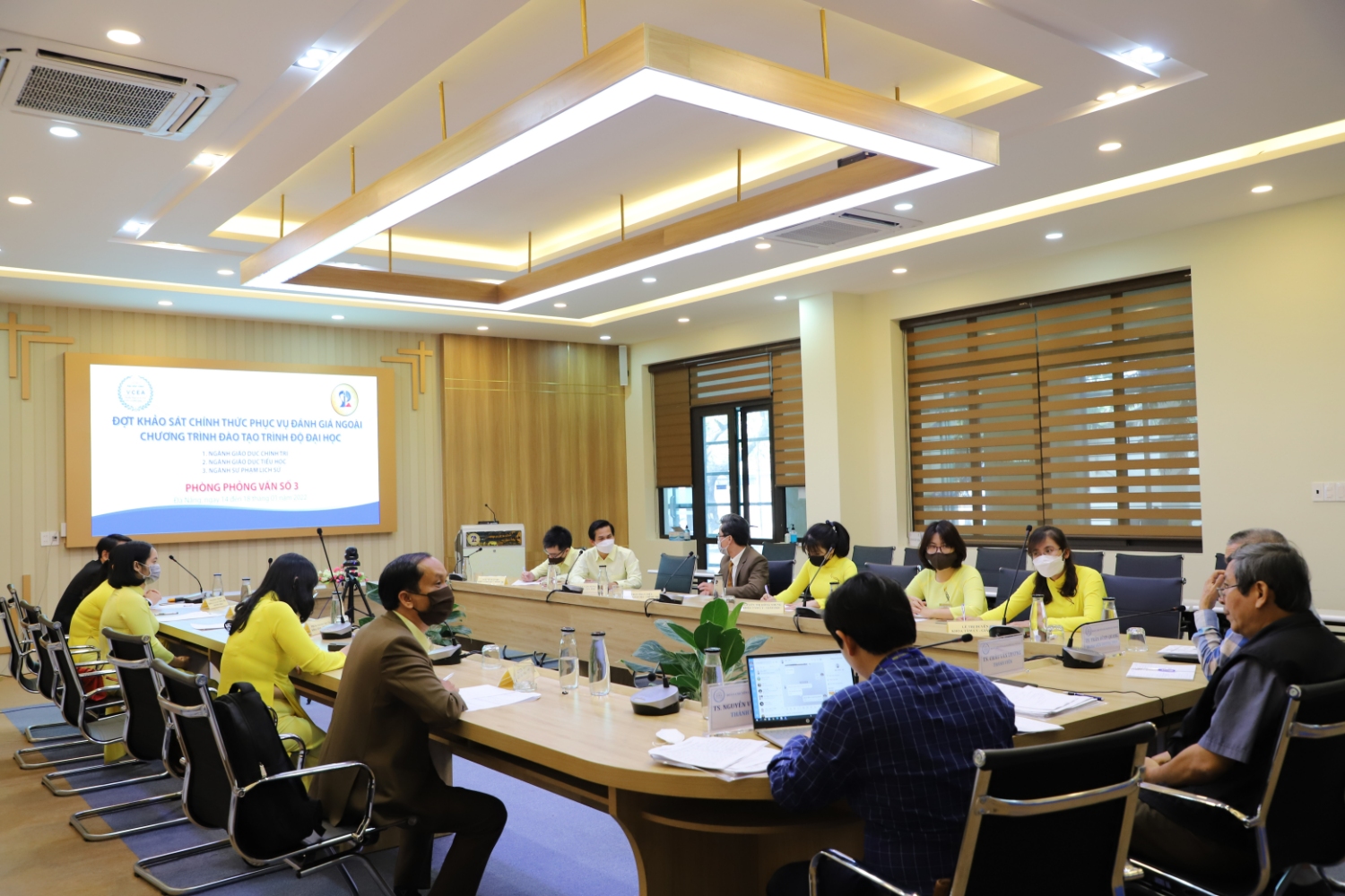  PHỎNG VẤN GIẢNG VIÊN