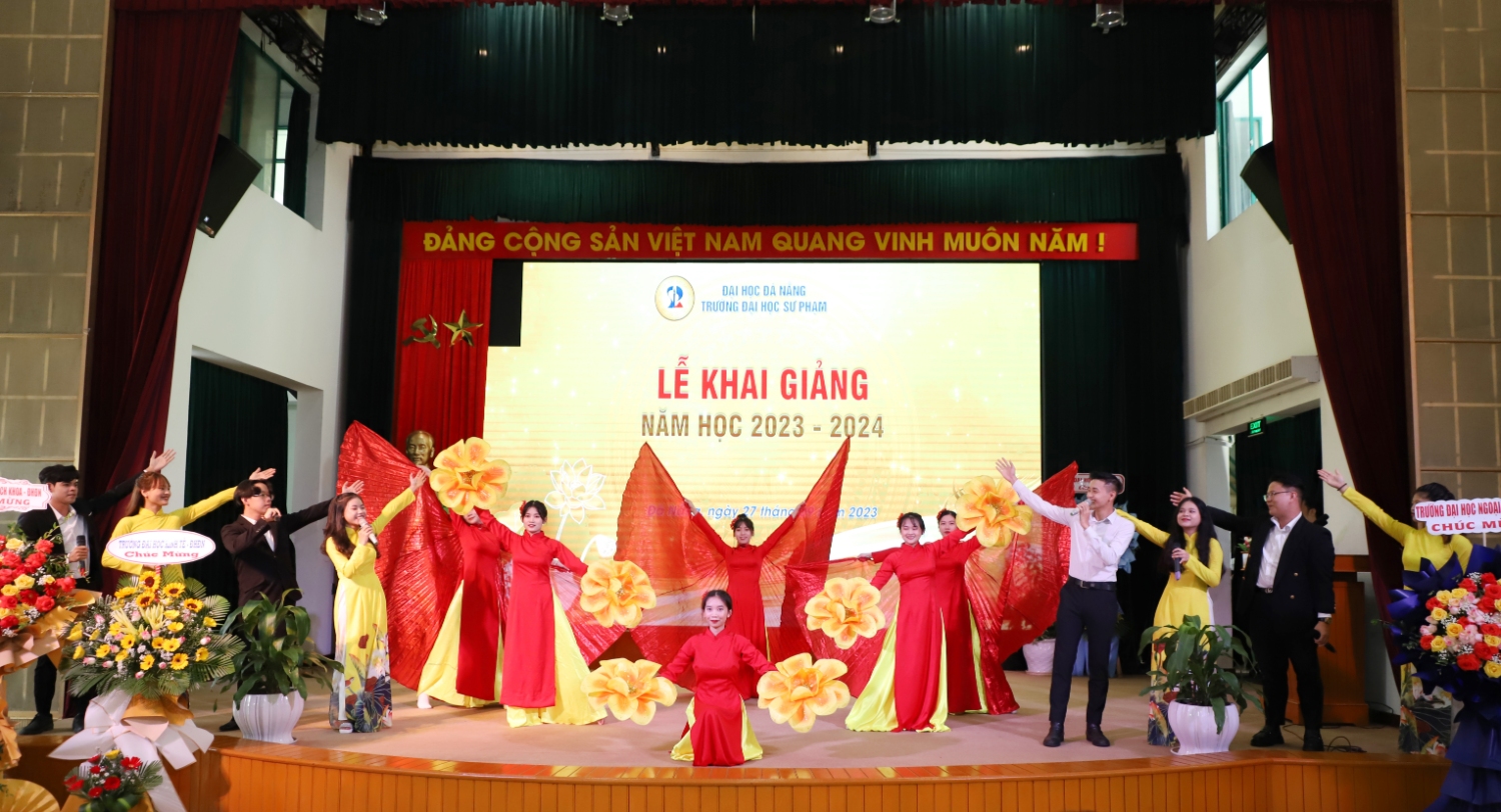 Truong DHSPDN Khai giang nam hoc 2023 2024 10