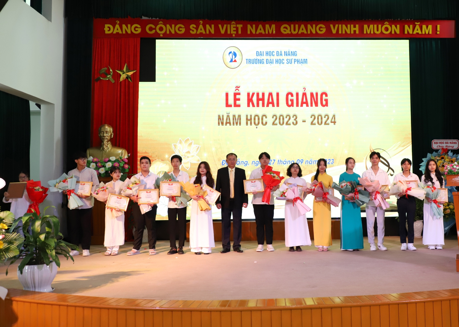 Truong DHSPDN Khai giang nam hoc 2023 2024 16
