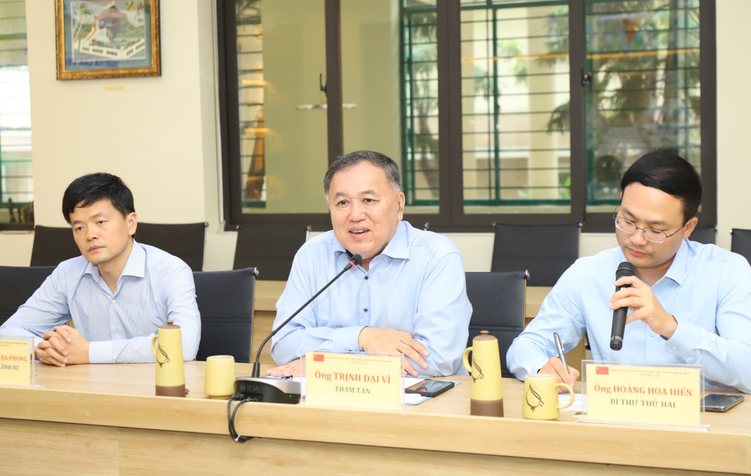 Dai su quan Trung Quoc tai Viet Nam den lam viec tai Truong Dai hoc Su pham DHDN 10