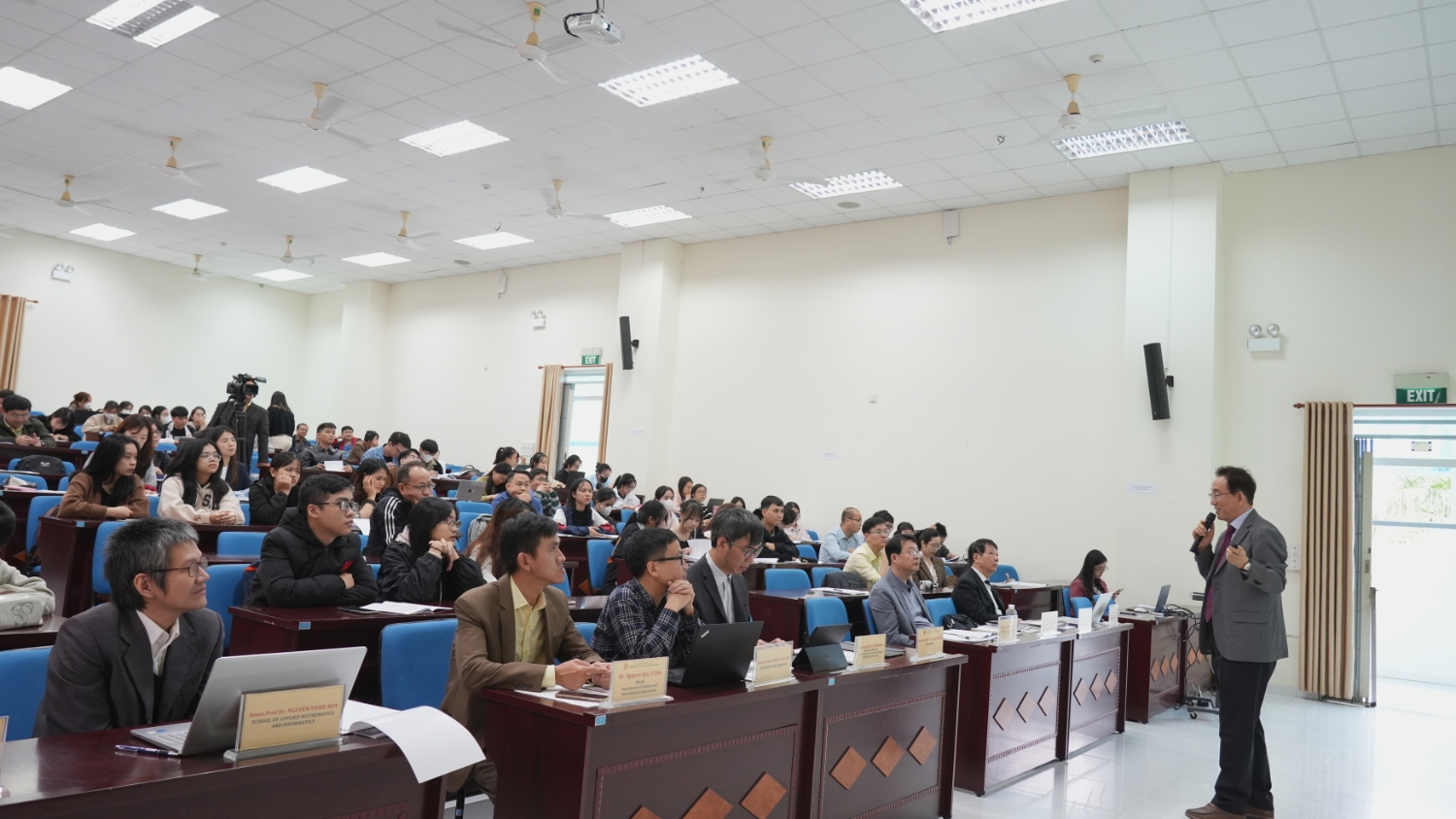 Truong xuan ve he dong luc 2024 08