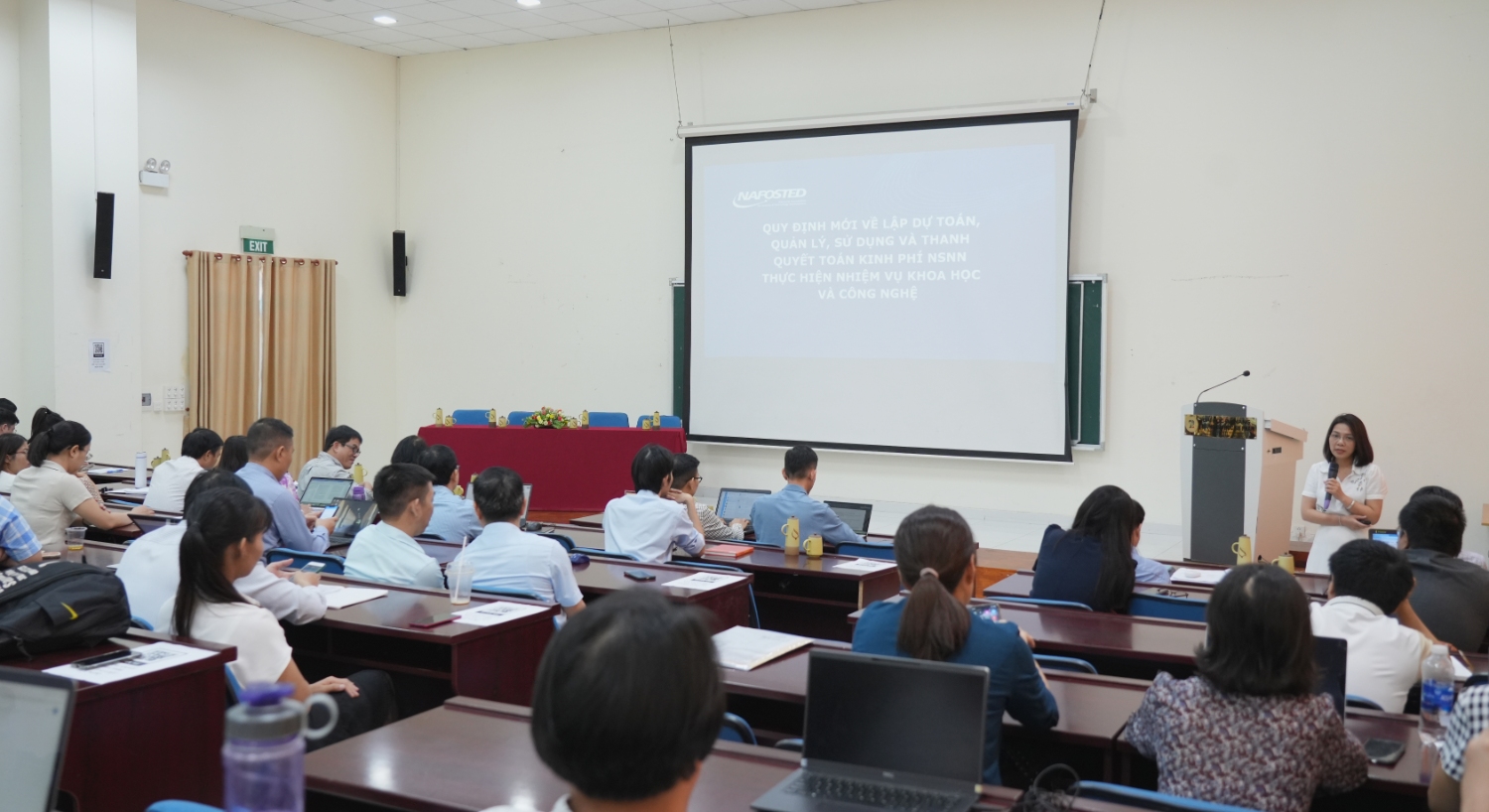 Hoi nghi trien khai nhiem vu Quy Nafosted 04