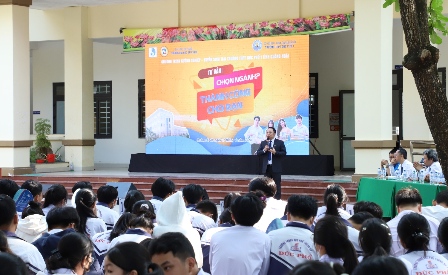 UED Tu van Tuyen sinh tai Quang Ngai 03