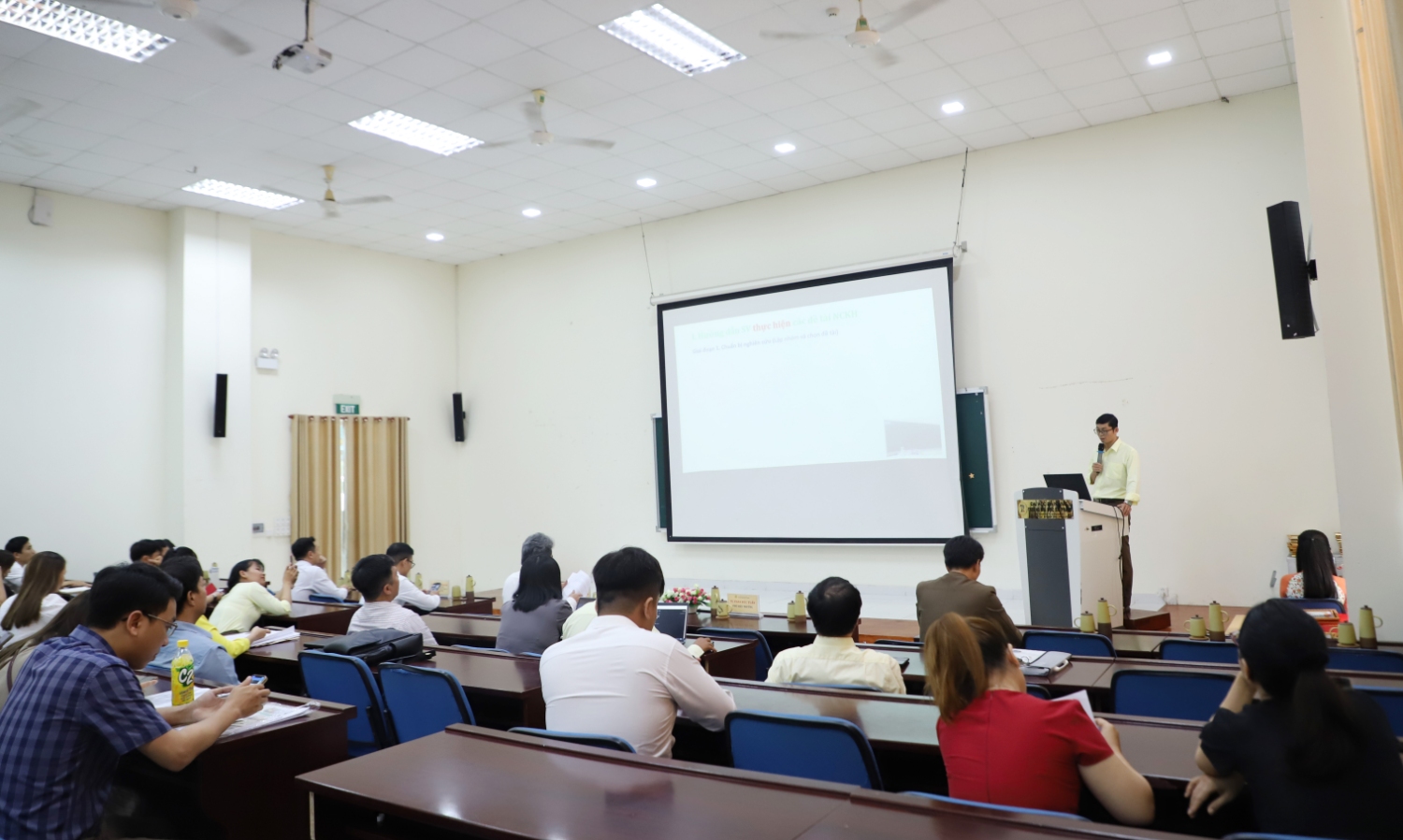 Khen thuong KHCN 11