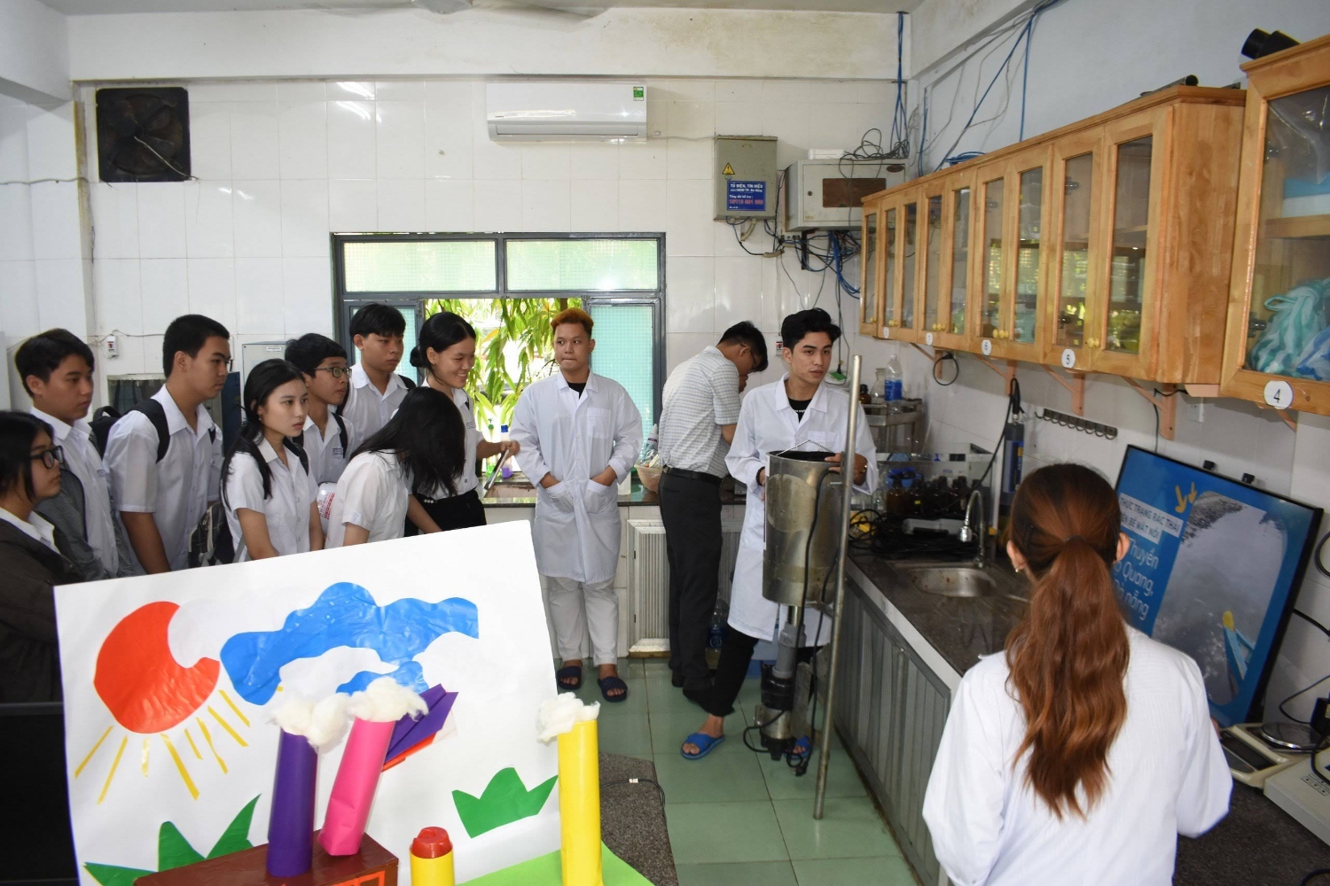 Trai nghiem lam sinh vien tai UED 05